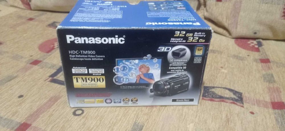 Відеокамера Panasonic HDC-TM900 з допоміжним бінокуляром