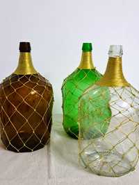 3 garrafões de vidro decorados com fio dourado