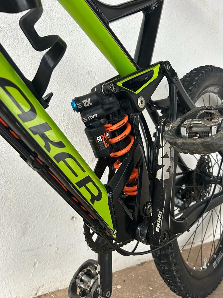 Bicicleta enduro mondraker