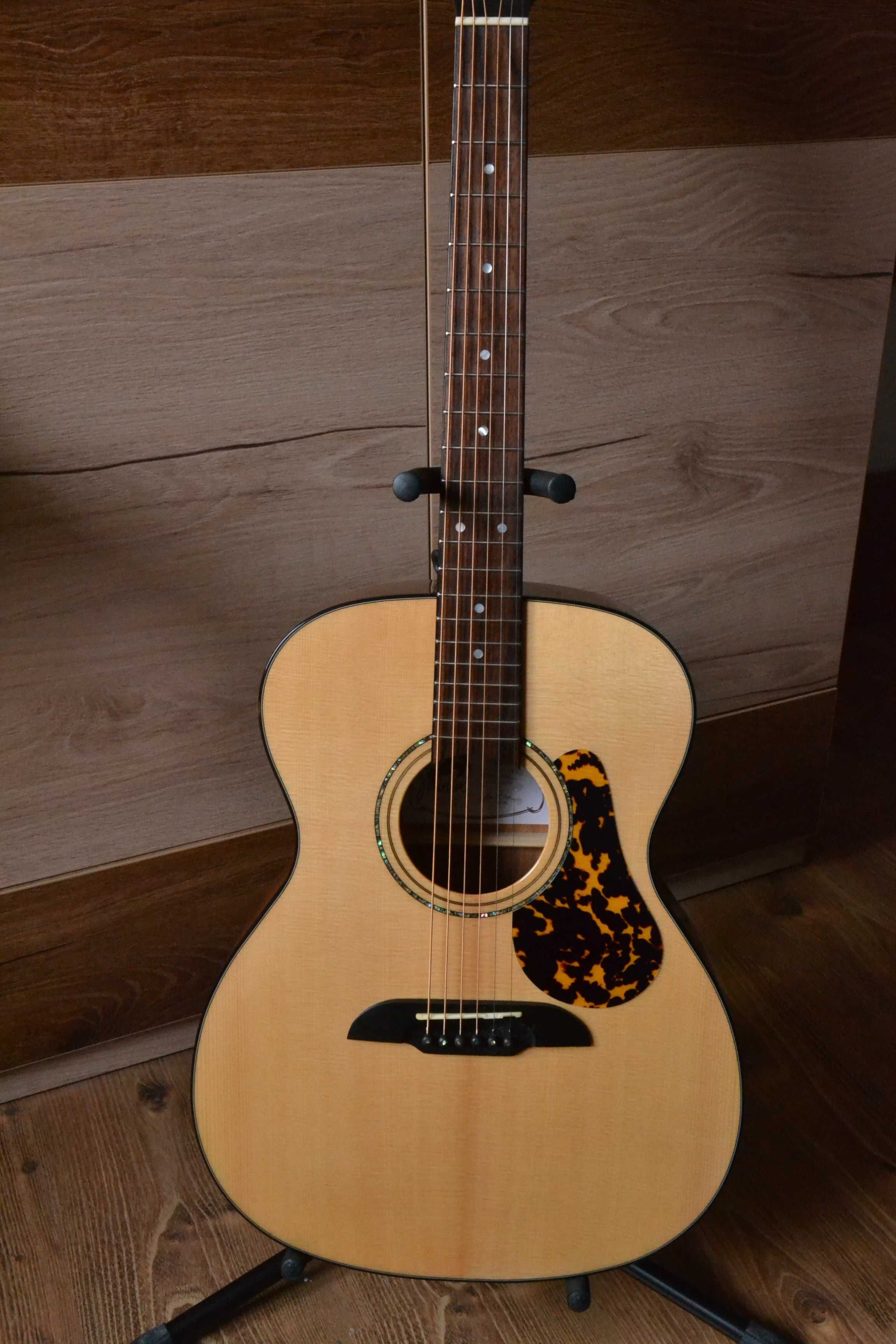 Gitara akustyczna Framus