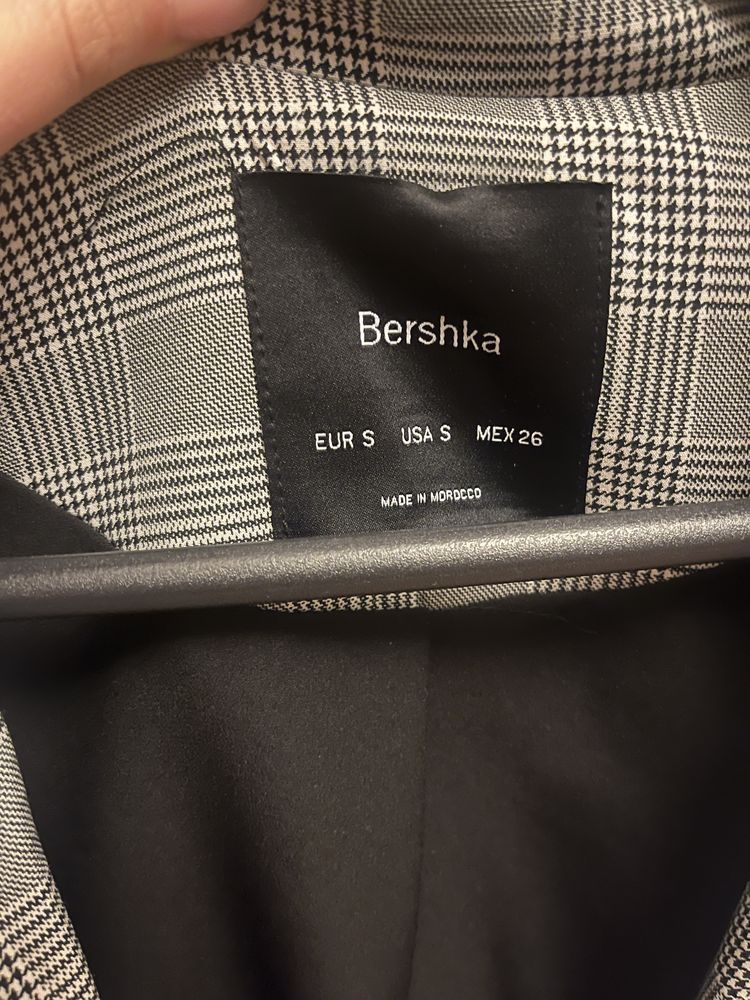 Marynarka w kratę Bershka