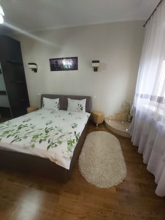 Троєщина.  Дизайнерська VIP квартира вул.  Лаврухіна.  ТРЦ "Район"