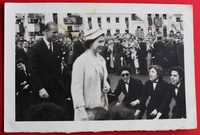 ALCOBAÇA 1957 Rainha Isabel II recebida por estudantes de Coimbra