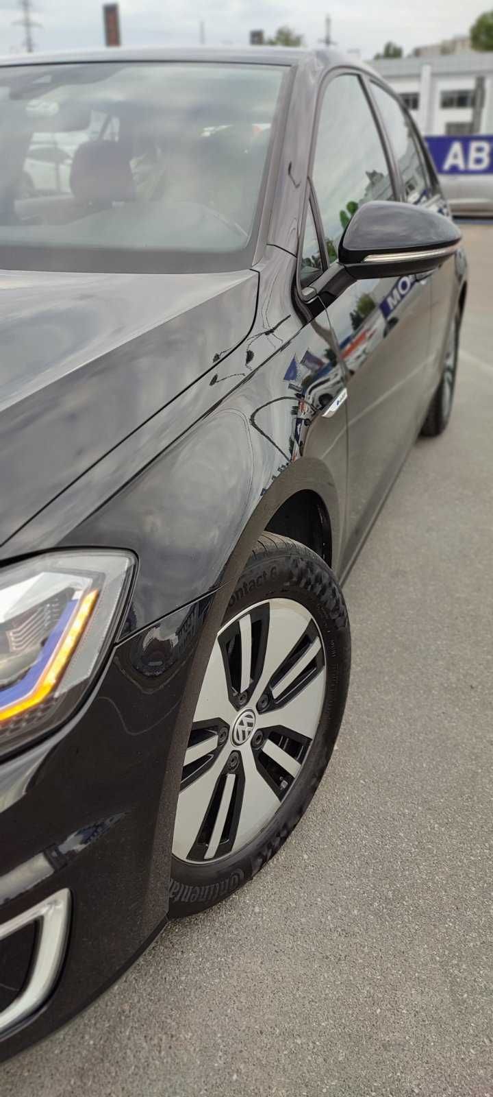 VW e-Golf 5D 36 квт на 270 км ціле авто  тільки з Європи