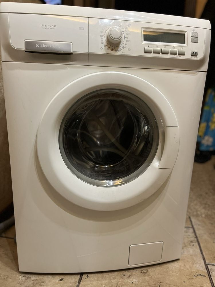 Продаю пральну пашину Electrolux( оригінал)