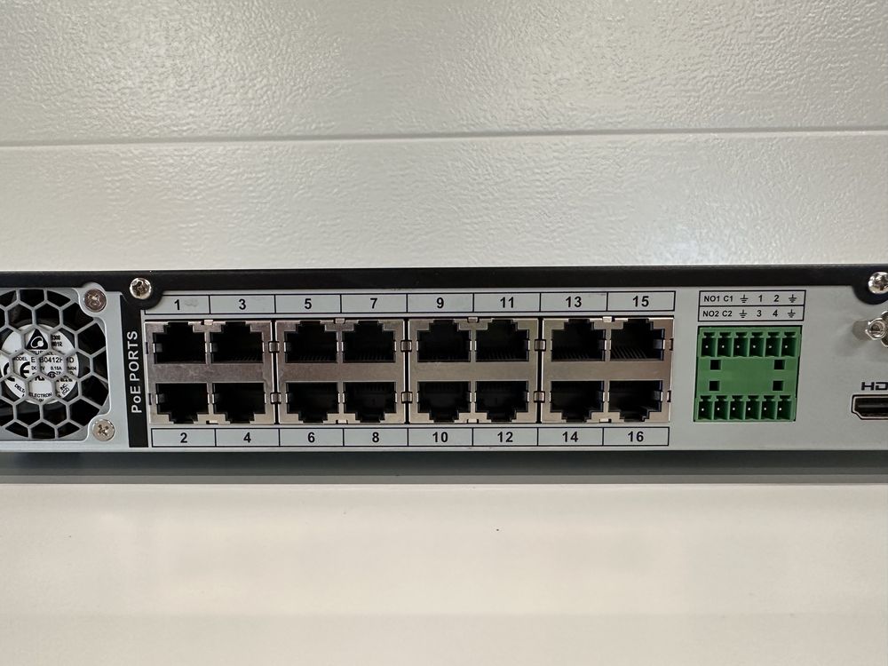 Rejestrator Sieciowy IP 16 Honeywell HEN16103 +Monitor 21” + Dysk 8TB