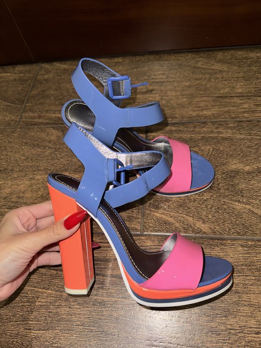 Босоніжки на каблуку vitto rossi 37 розмір