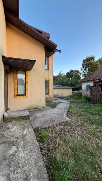 Будинок з садом + город