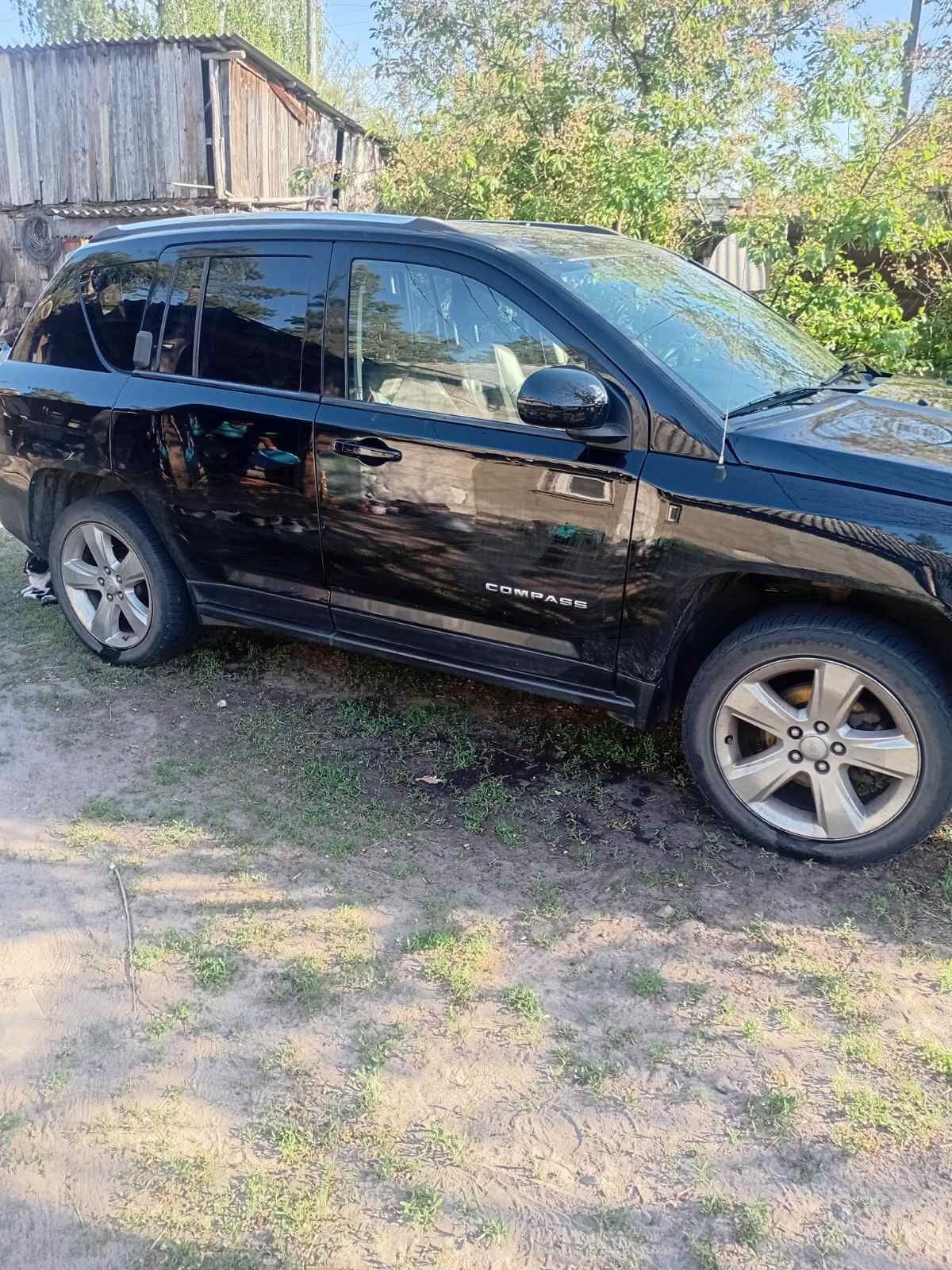 Продам jeep compass