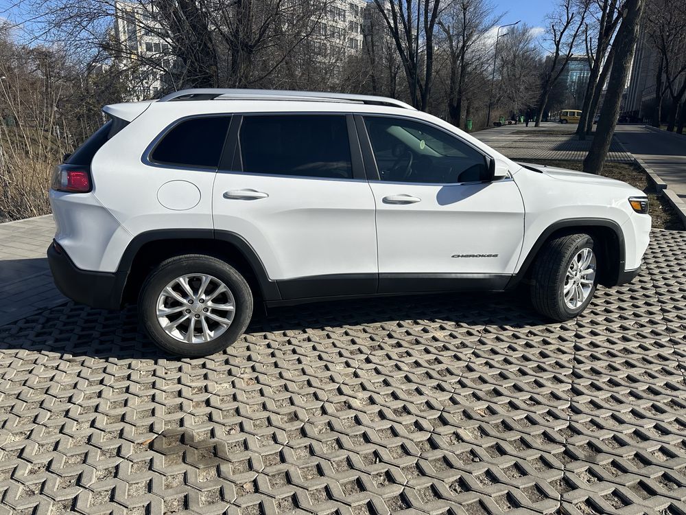 Jeep Cherokee, 3.2,  2018 року