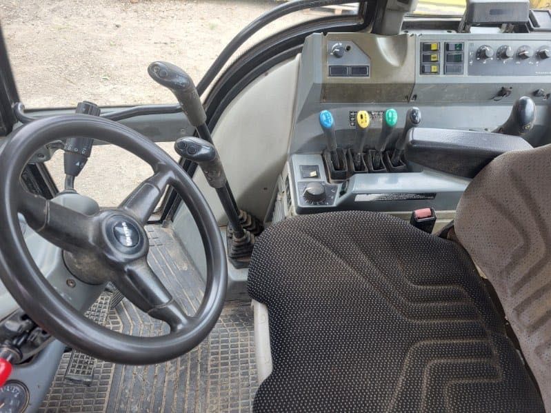 Ciągnik Valtra T130