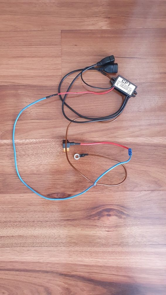 Zasilacz do rejestratora samochodowego, 12V/5 V 3A, 2xUSB