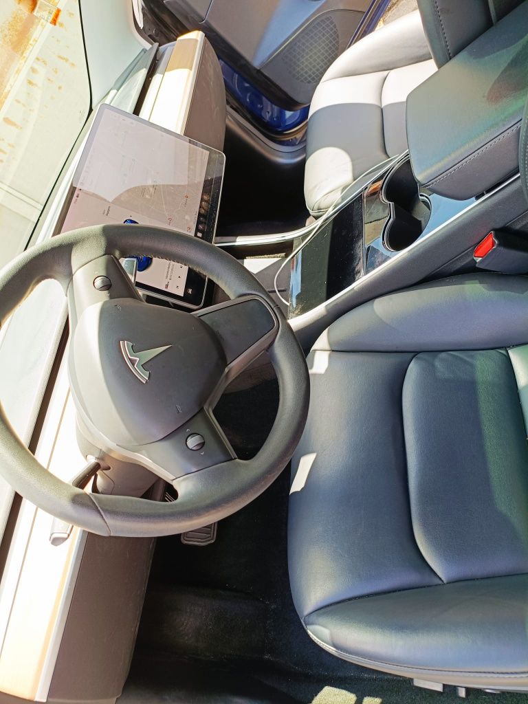 Tesla model 3 standard range plus