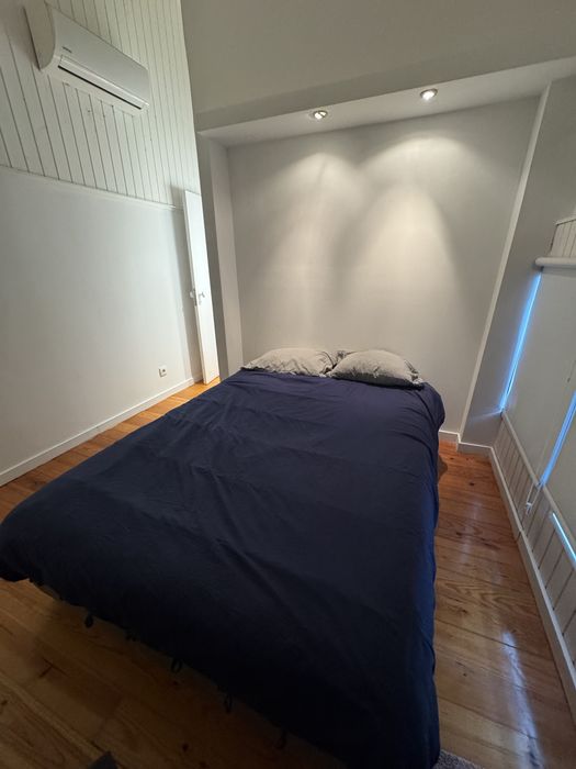 Cama Casal Completa - Pouco uso - 140x200 cm