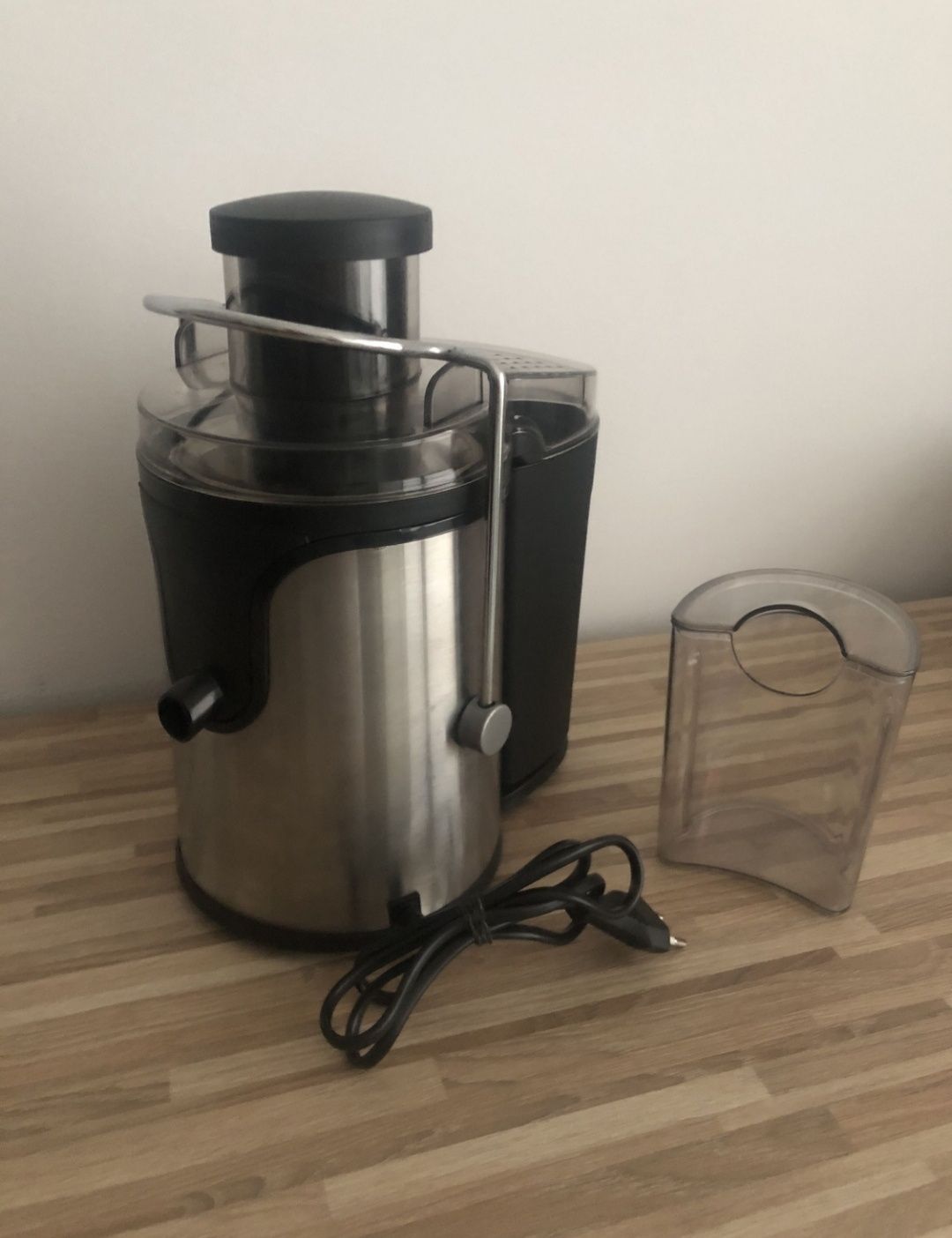 Jak Nowa Sokowirówka Łucznik 600W 2005S robot kuchenhy blender mikser