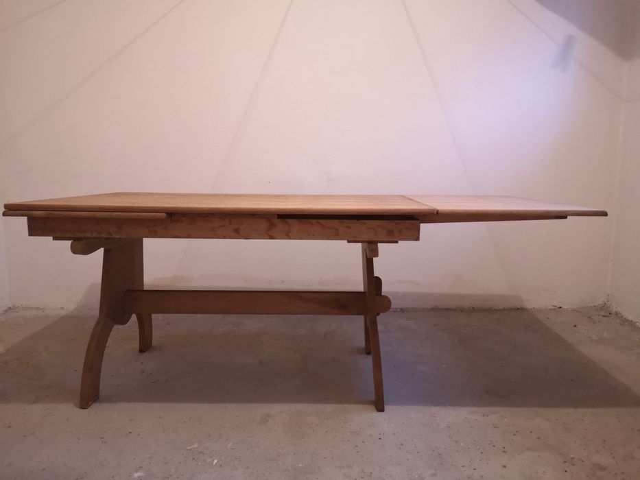 Stół dębowy duży.