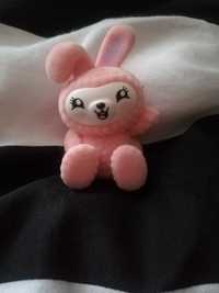 Różowy królik zabawka figurka