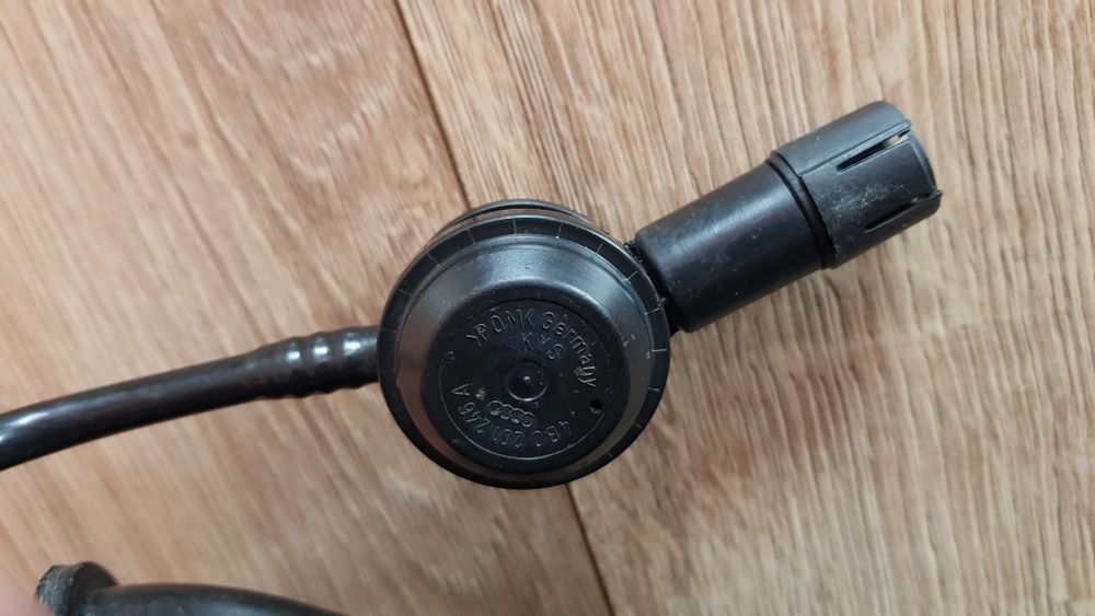 4Z7201803 вугільний фільтр випарів топлива (адсорбер) AUDI A6C5 2.7T