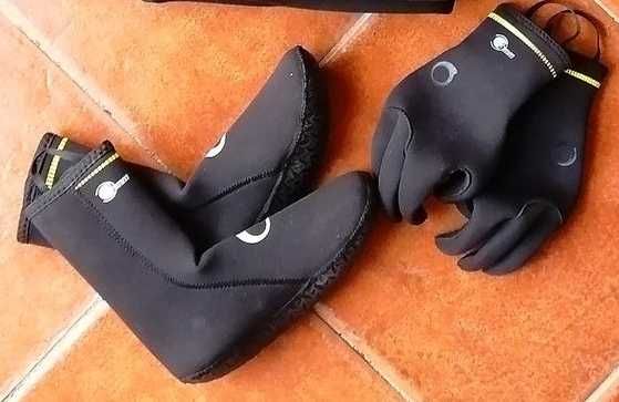 Fato, Licras, Gorro, Botas, Luvas, Poncho