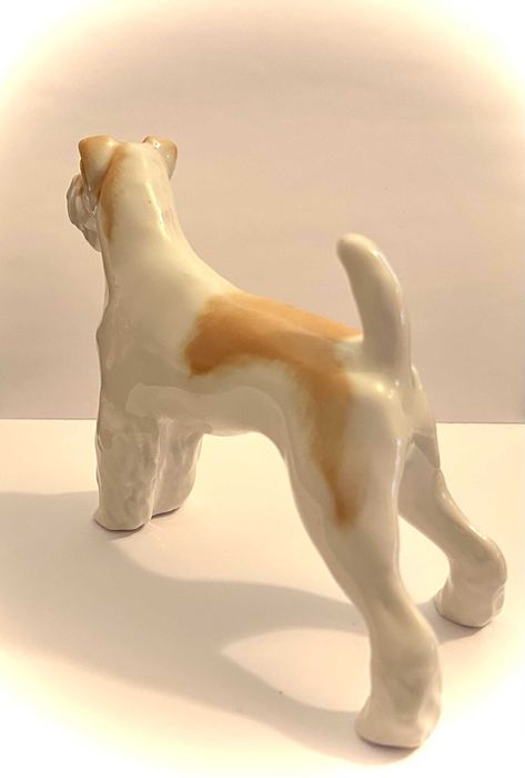 Porcelanowa figurka foksteriera Łomonosow