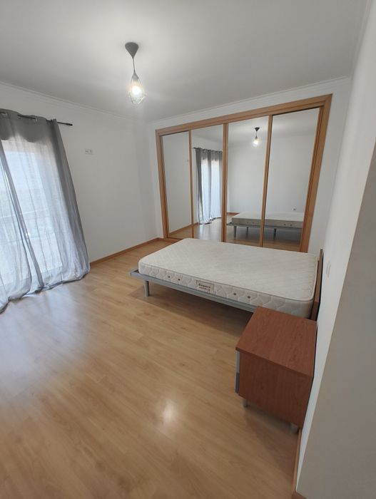 Apartamento T3 c/garagem p/2 carros