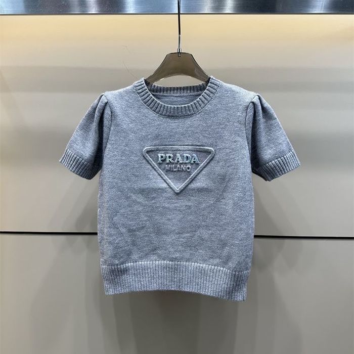 Кофтинка prada прада кофточка