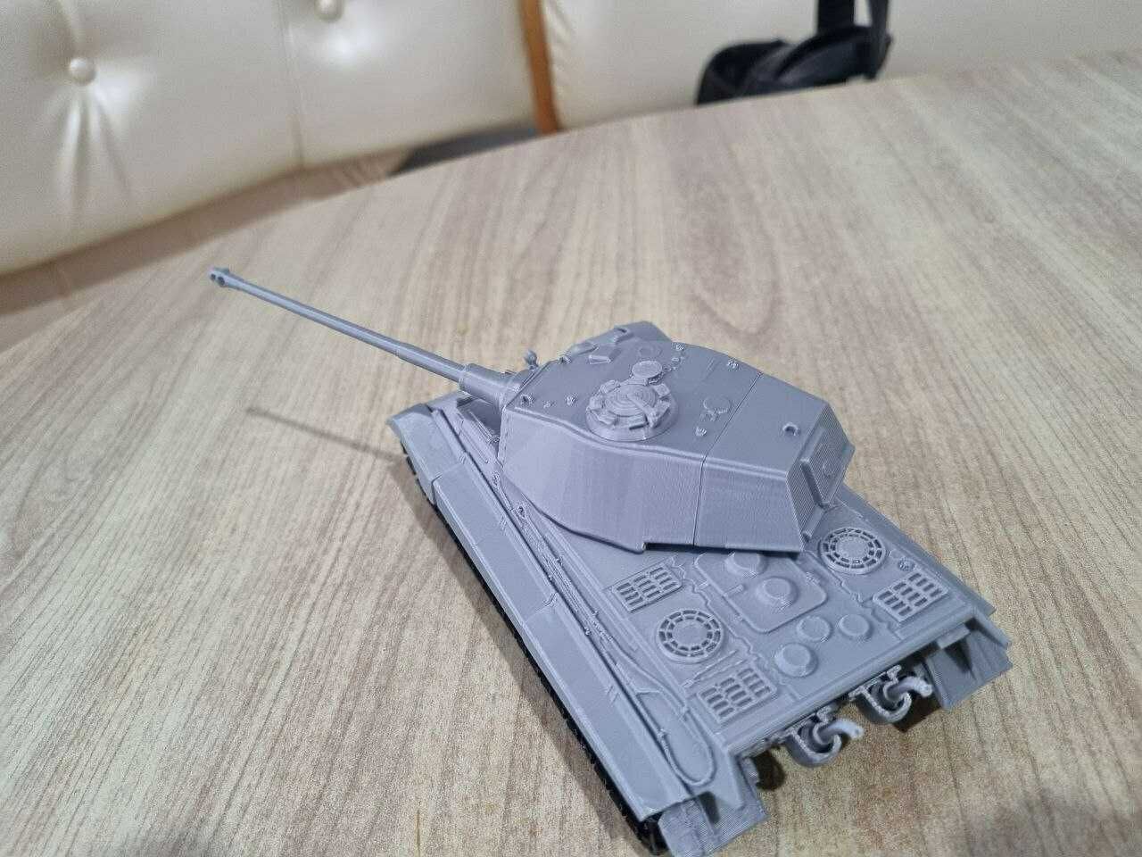 Друкована модель танка Tiger II з гри WoT