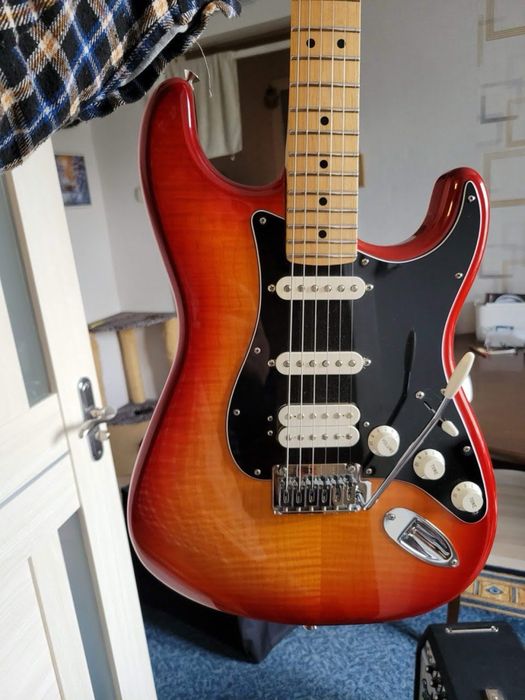 Fender Player Strat HSS Plus Top