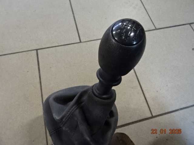 Renault Trafic 2 II Lewarek Wybierak Gałka Zmiany Biegów