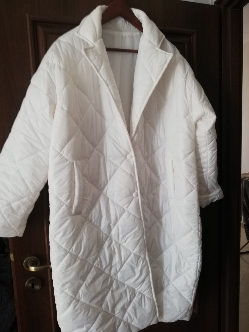 Płaszcz pikowany biały