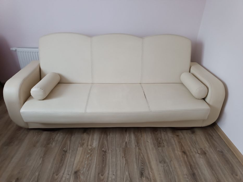 Kanapa sofa wersalka rozkładana z ekoskóry beżowa
