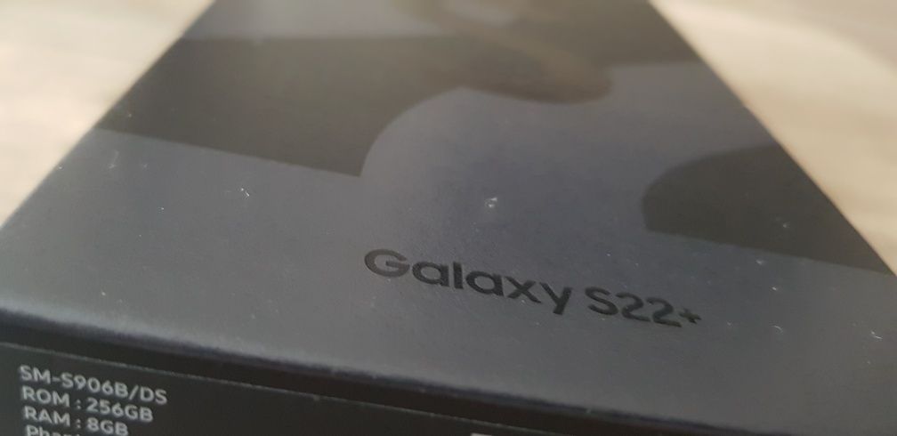 Samsung s22+ plus s906B