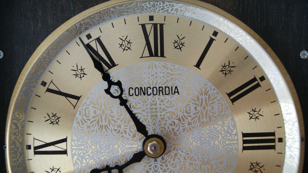 347 Zegar wiszący mechaniczny Concordia koreański