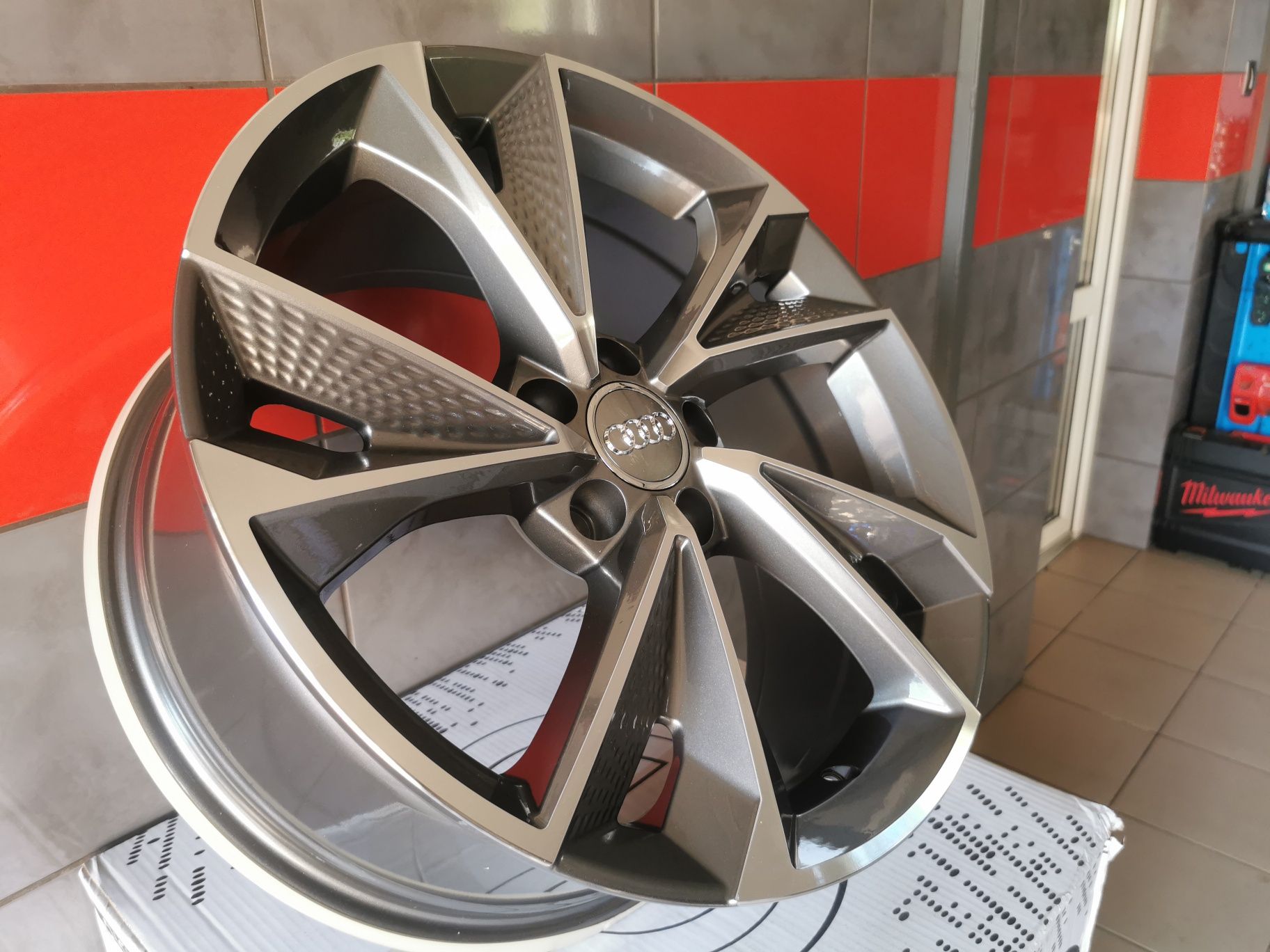 Felgi 19" 5x112 Audi S-Line RS4 RS5 S4 S5 S6 Q5 Q7 A8 VW Skoda 1571