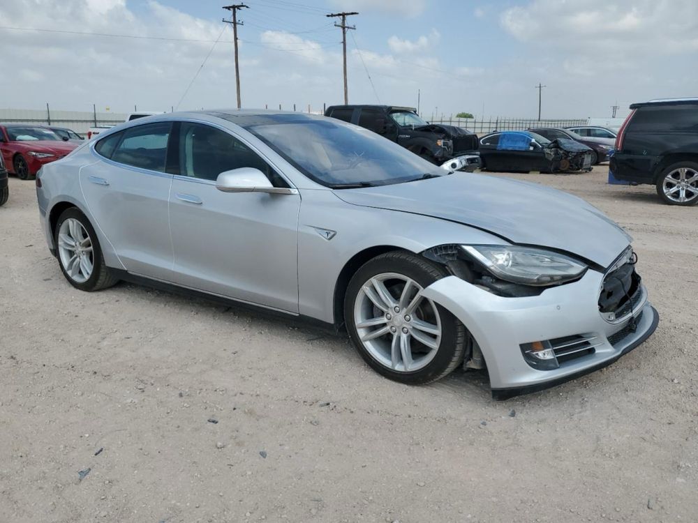 Tesla Model S P85 2014 Performance