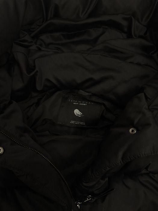 Теплий та стилтний пуховик Zara