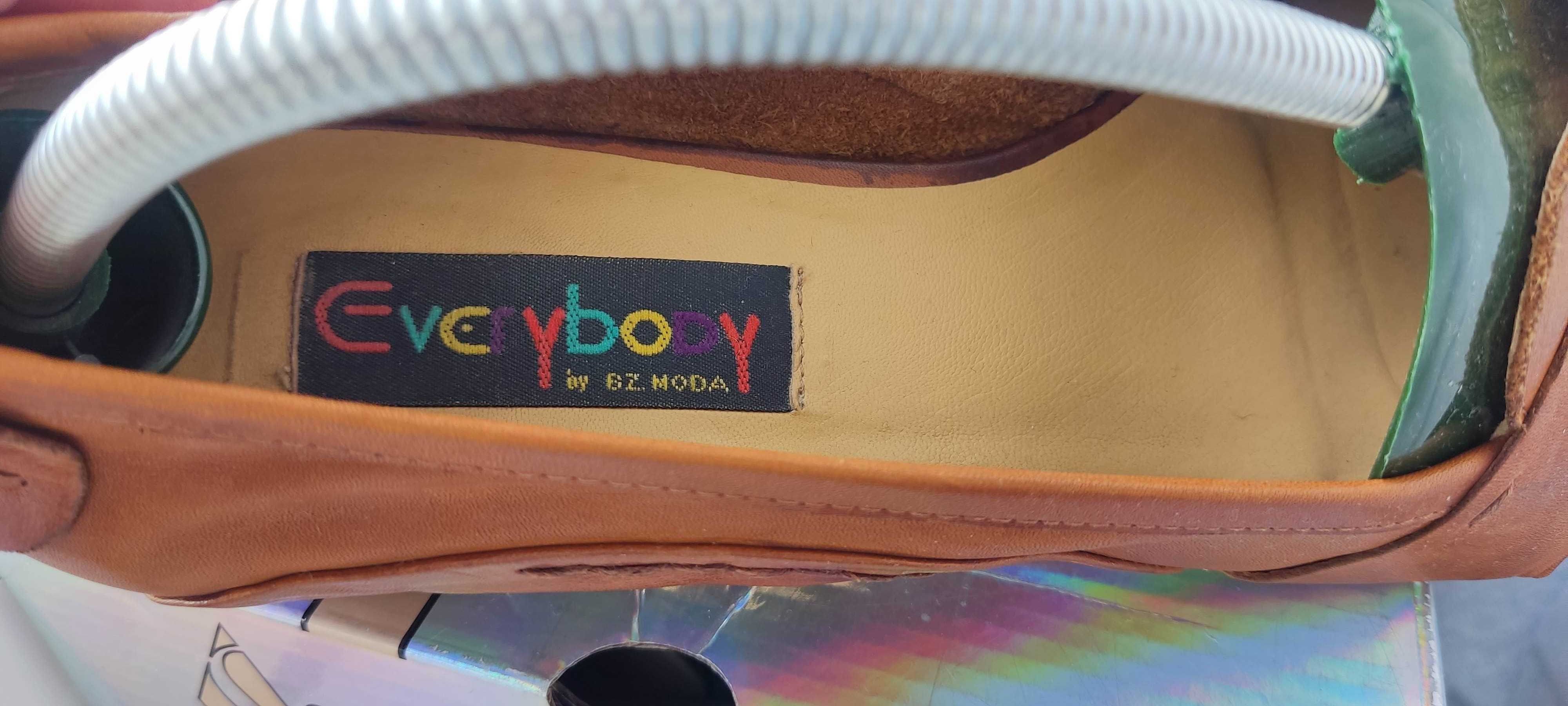Мягкие и удобные кожаные мокасины от итальянской марки everybody
