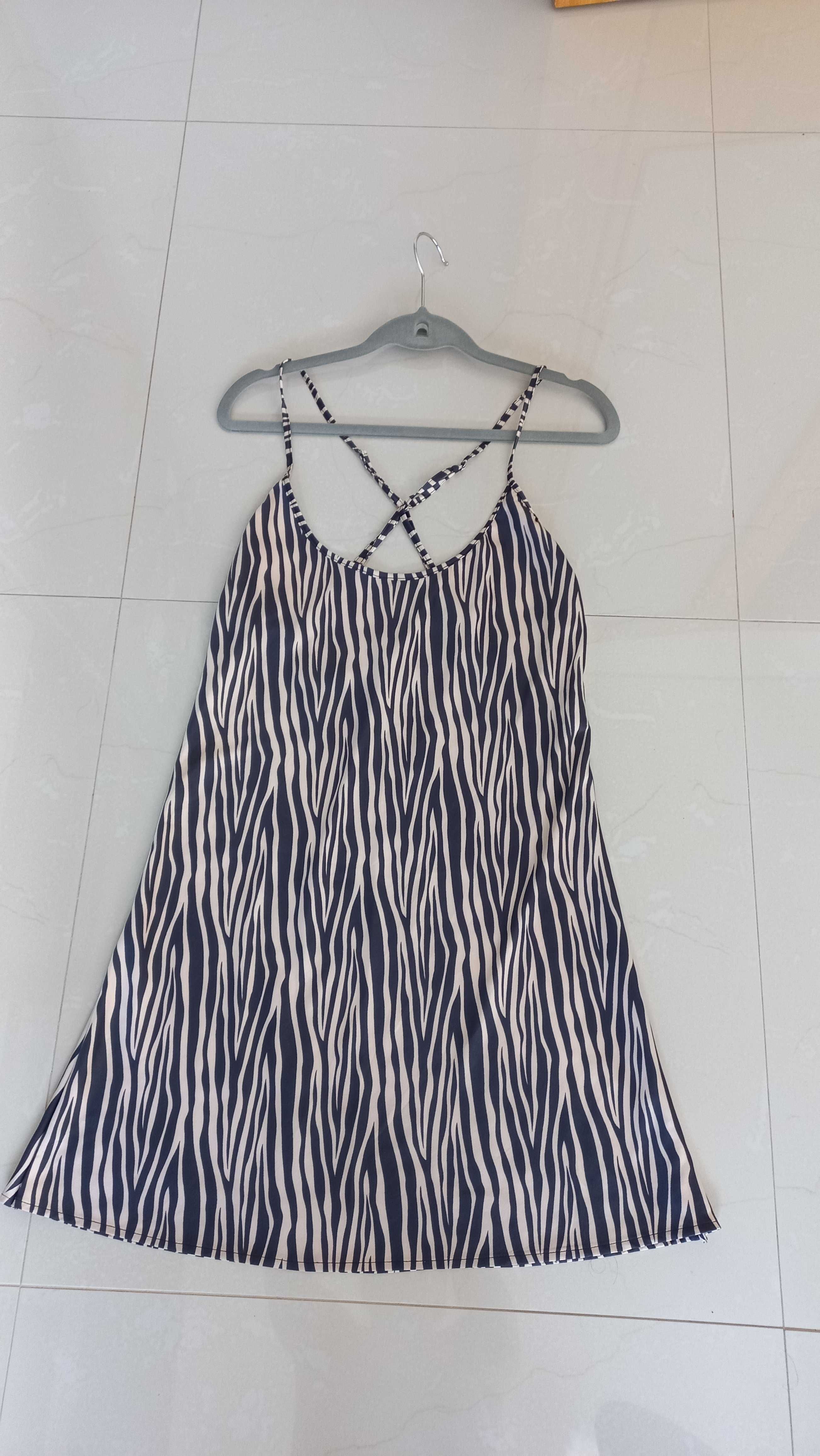 Vestido de verão,  riscas