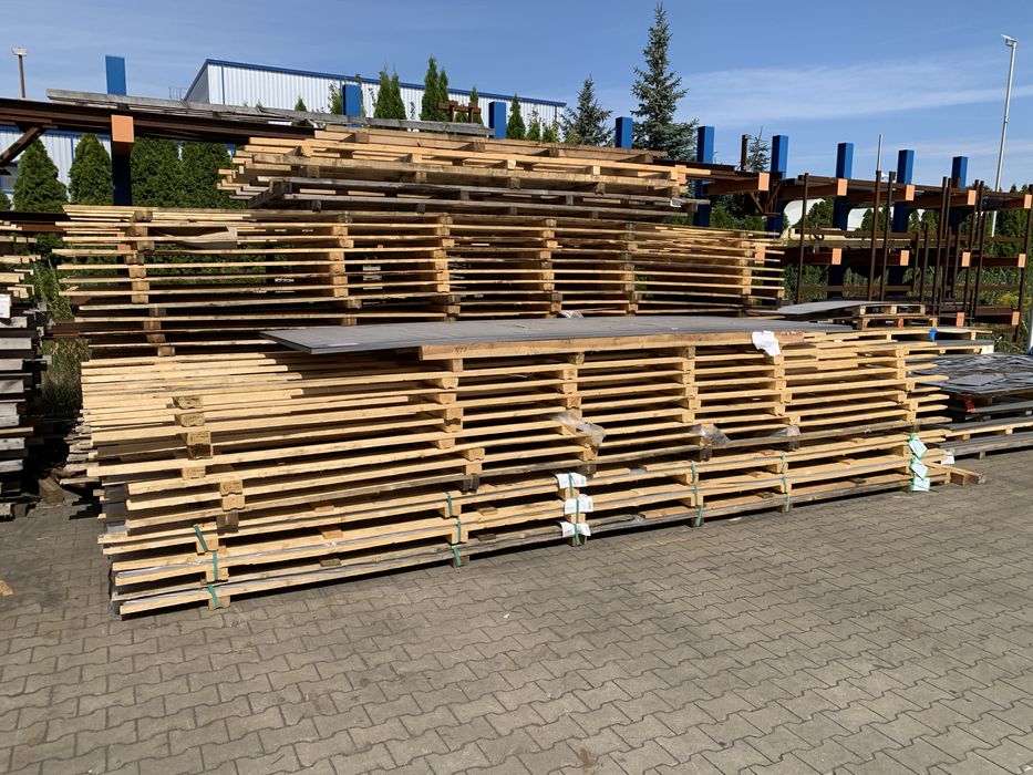 Palety drewniane, deski, kołki