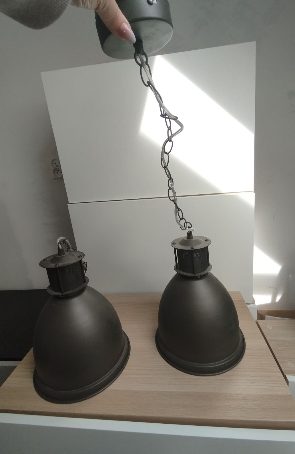 Lampy wiszące szare