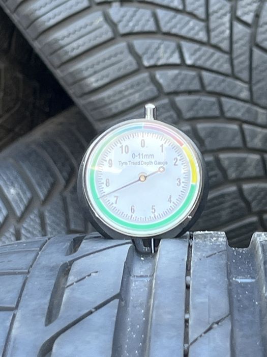 *Opona pojedynka Bridgestone 225/40/18