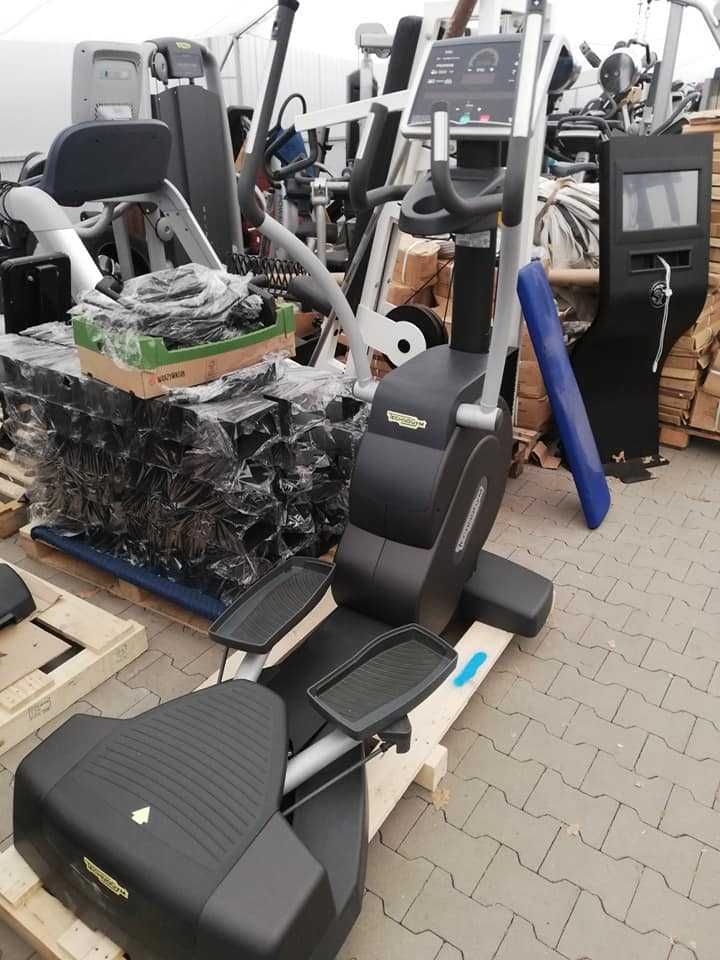 TECHNOGYM CROSSOVER 700LED stan bardzo dobry na stanie 5 szt