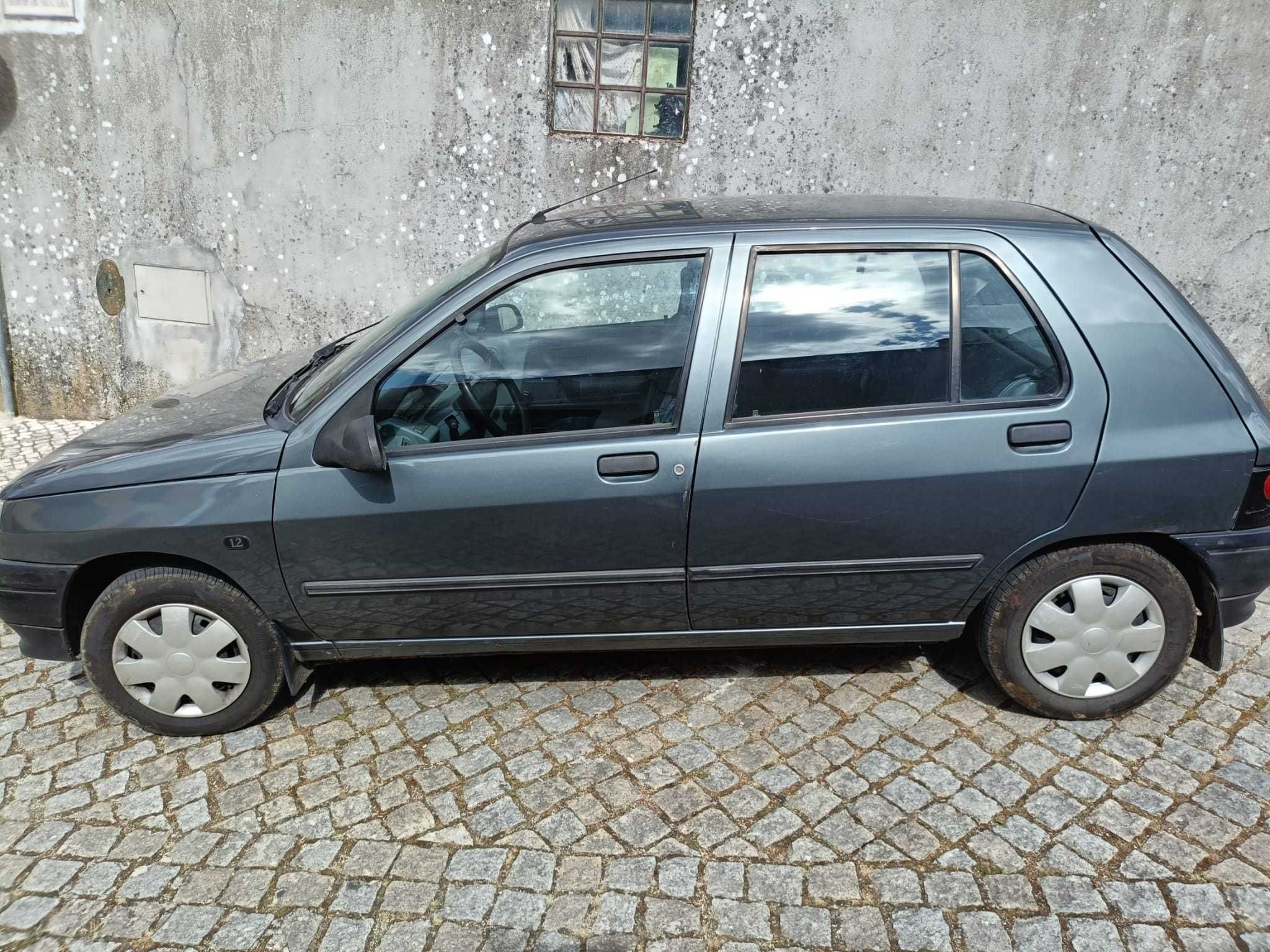 Vendo Renault Clio 1.2 de 1992.
