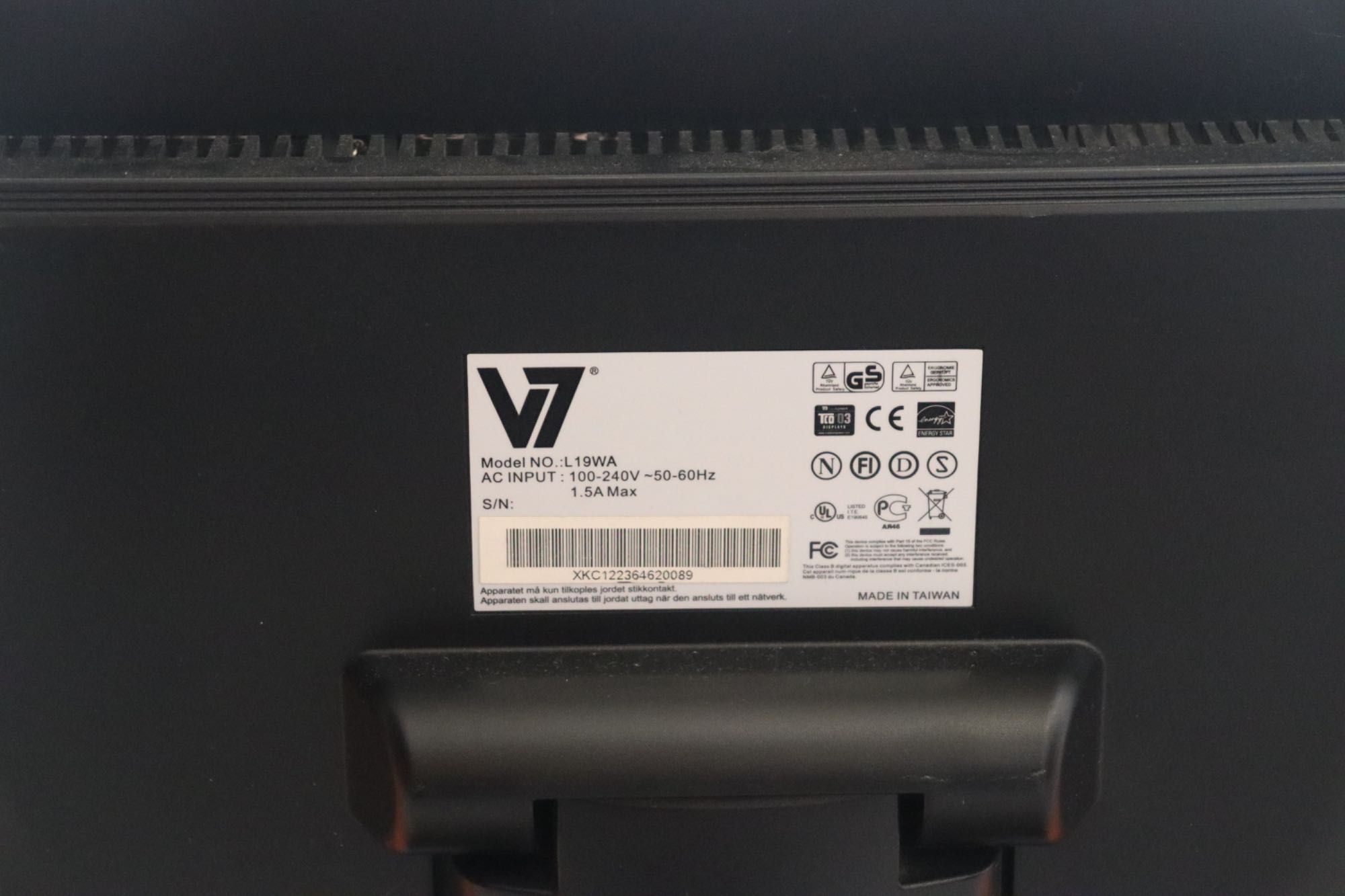 Monitores de 18'' Sony e V7