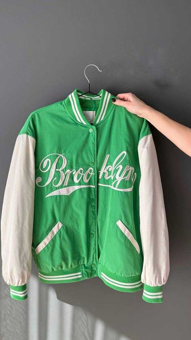 Стильна куртка-бомпер