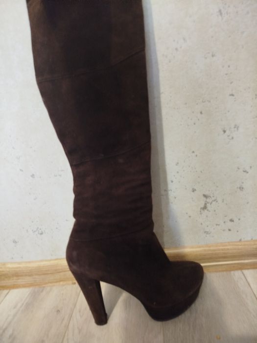 Продам замшевые сапоги Davos Gomma