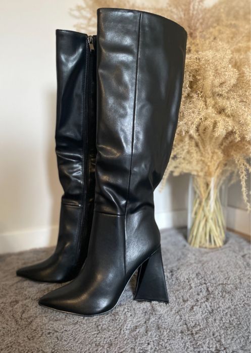 Kozaki czarne na słupku z szeroką cholewką nowe r 36