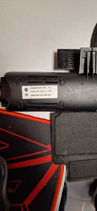 Roleta bagażnika Octavia 3 III 5E986...