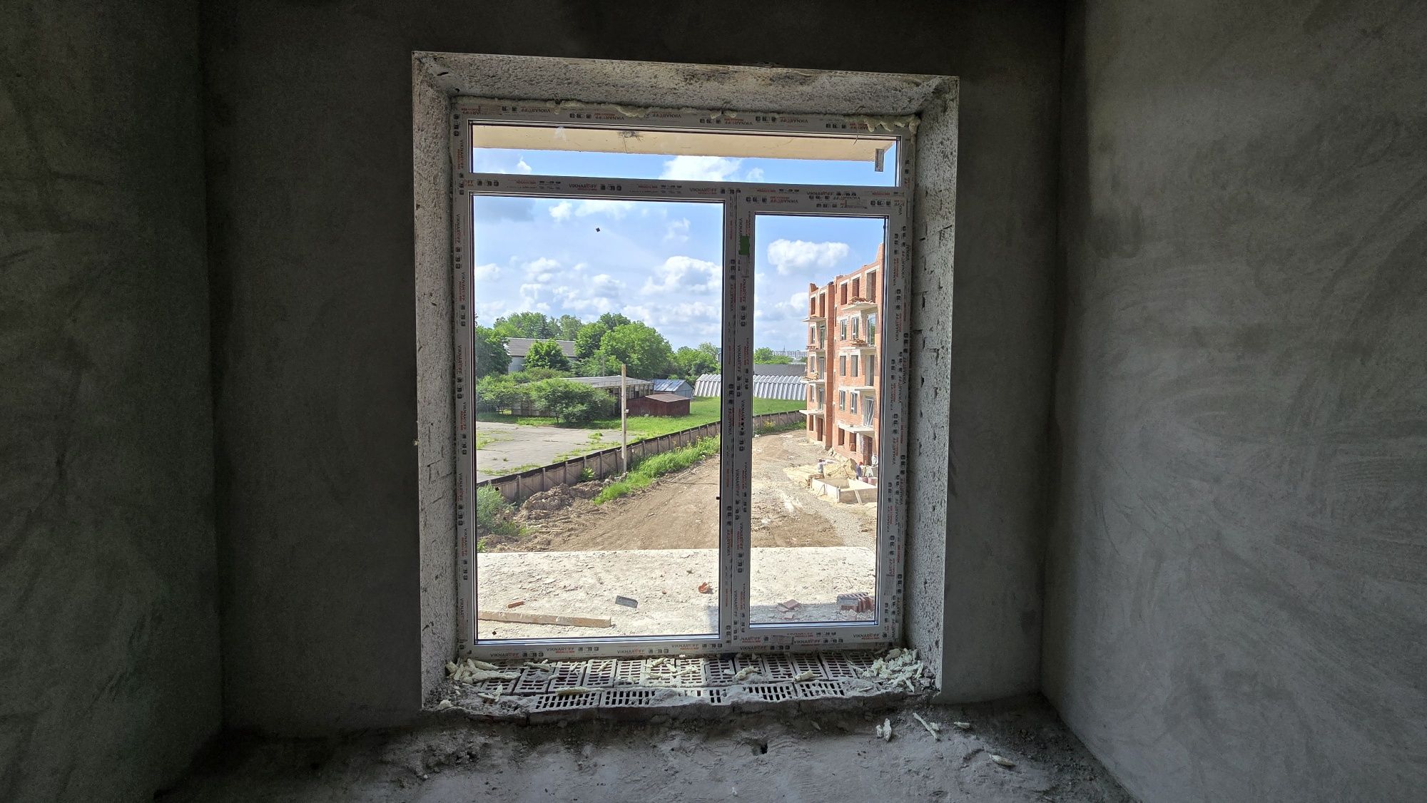 Продам 2к квартиру в будинку клубного типу