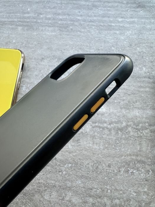 Чохли 5 шт на айфон 11pro б/в